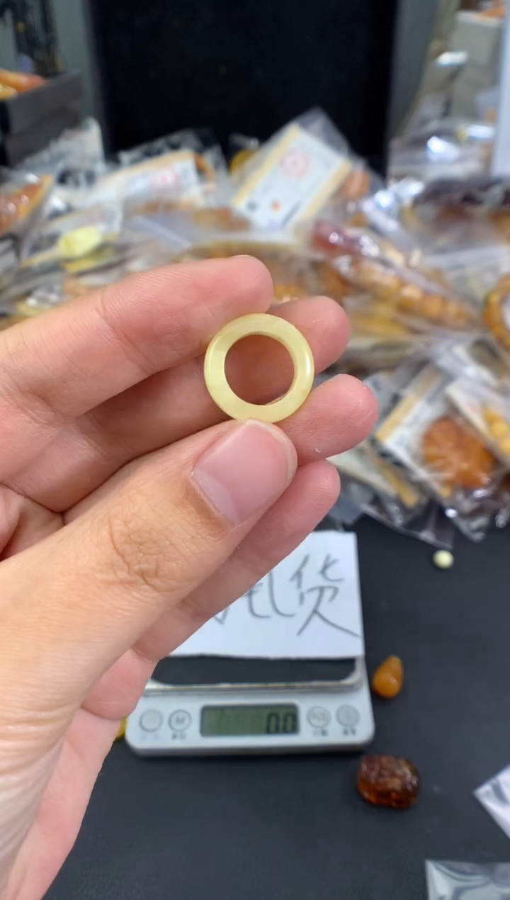 蜜蜡未镶嵌珠宝奇石1