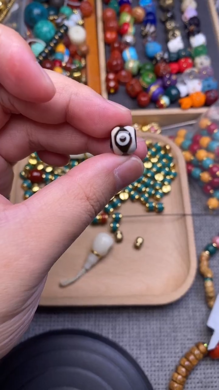 未镶嵌配饰玛瑙/玉髓三鬼眼配珠卡10mm左右 单个发