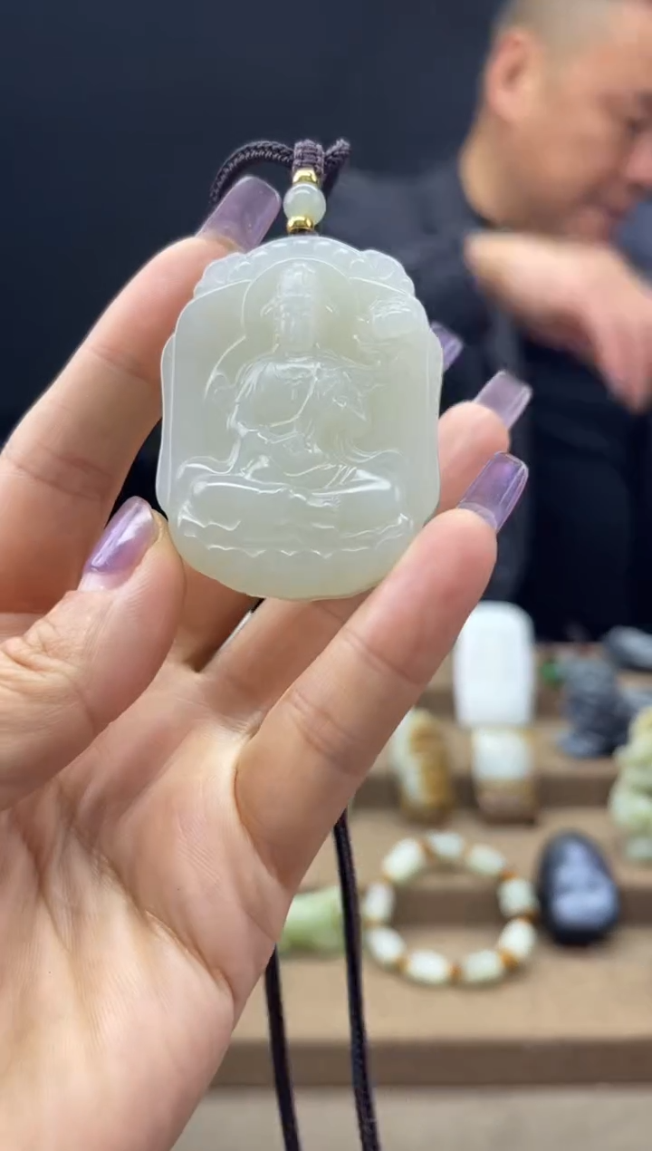 颈饰未镶嵌和田玉1