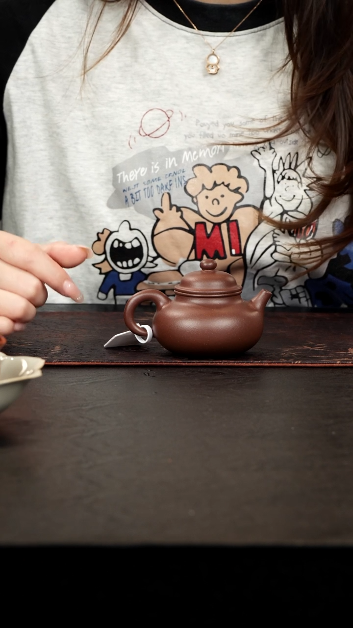 茶壶紫砂老紫泥容天110cc