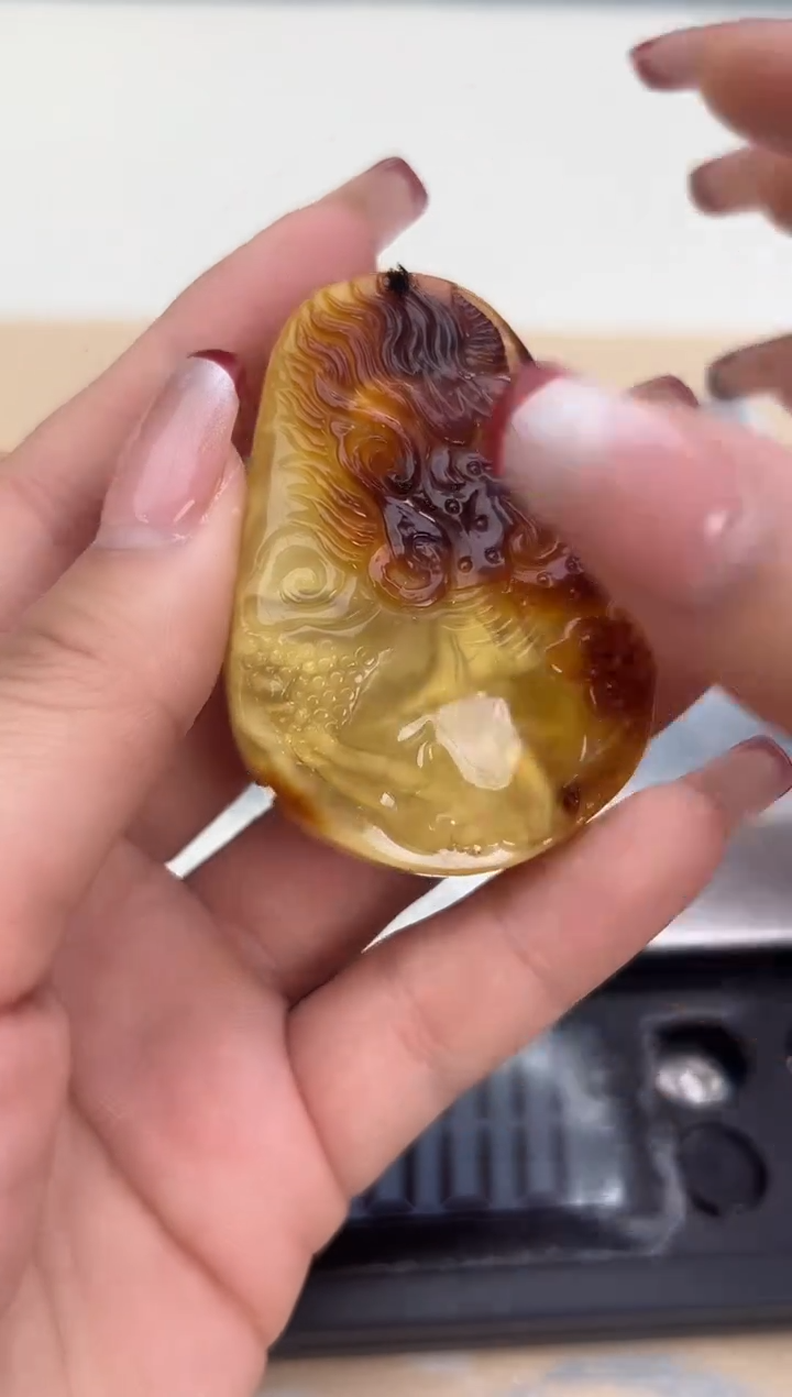 【闪购商品】琥珀裸石未镶嵌蜜蜡吊坠