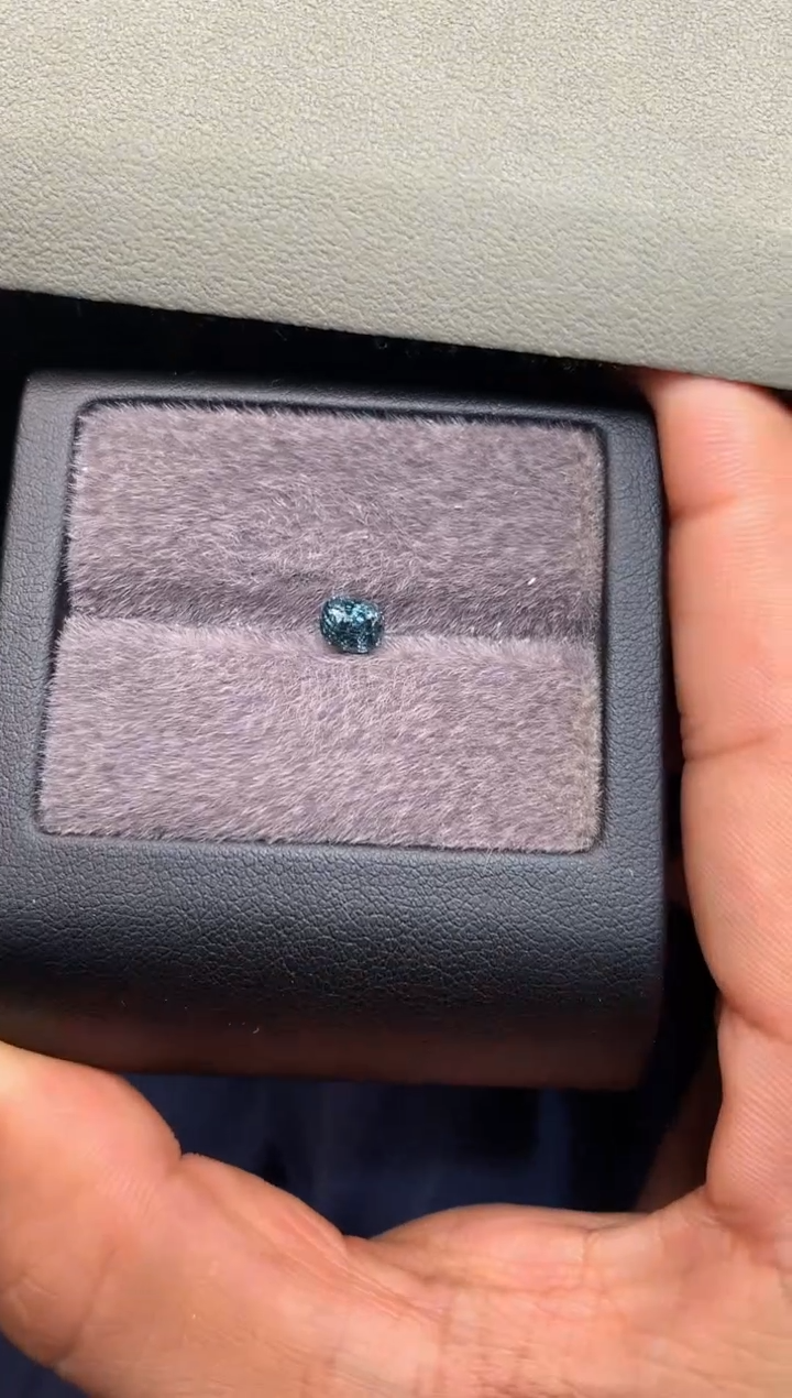 【闪购商品】定制尖晶石裸石未镶嵌枕型 灰绿色调尖晶石 0.88ct