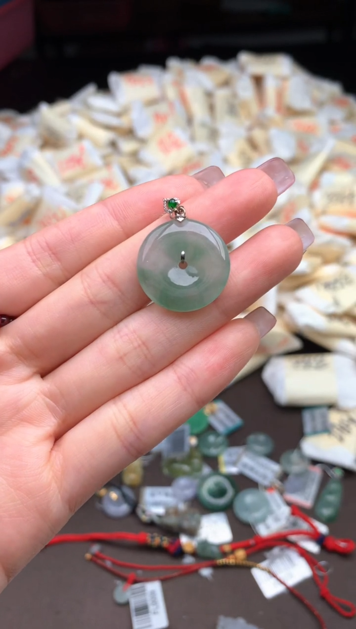 【闪购商品】翡翠挂件18K金镶嵌—