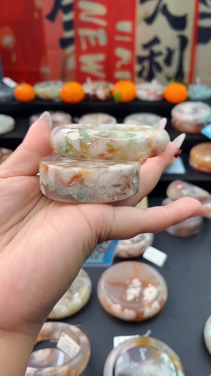 【闪购商品】石英质玉手镯未镶嵌赠送镯心（58圈口）