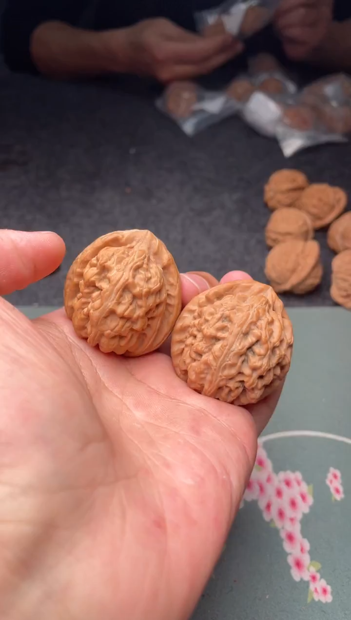 把件文玩核桃a276  红锦鲤 42尺