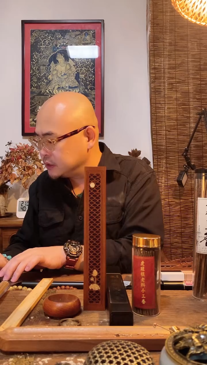 线香一鸡翅木香盒