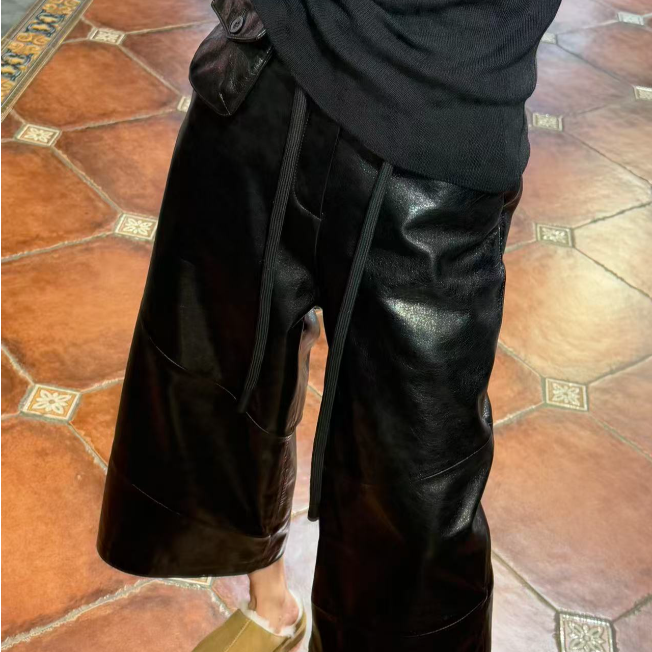 【85688-B 】  复古做旧水晶油蜡绵羊皮裤（八分）