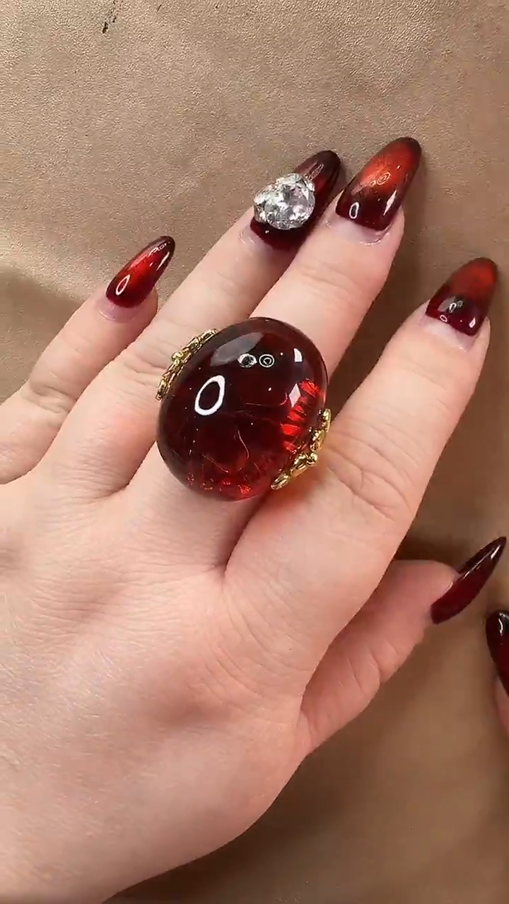 琥珀颈饰未镶嵌戒指