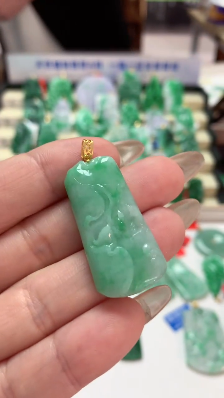 【闪购商品】翡翠吊坠(不含链)18K金镶嵌挂件