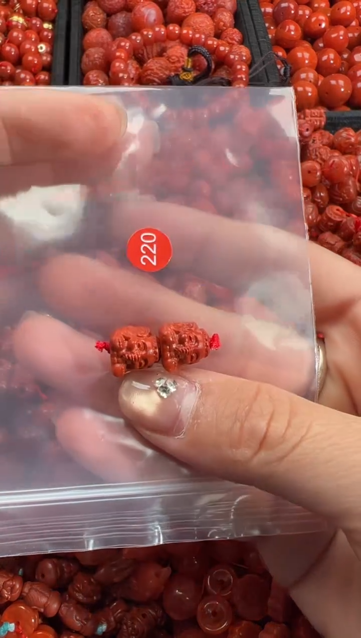 南红玛瑙未镶嵌颈饰1