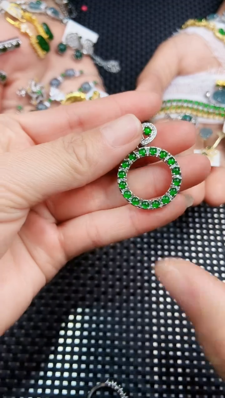 【闪购商品】翡翠吊坠(不含链)未镶嵌111111111