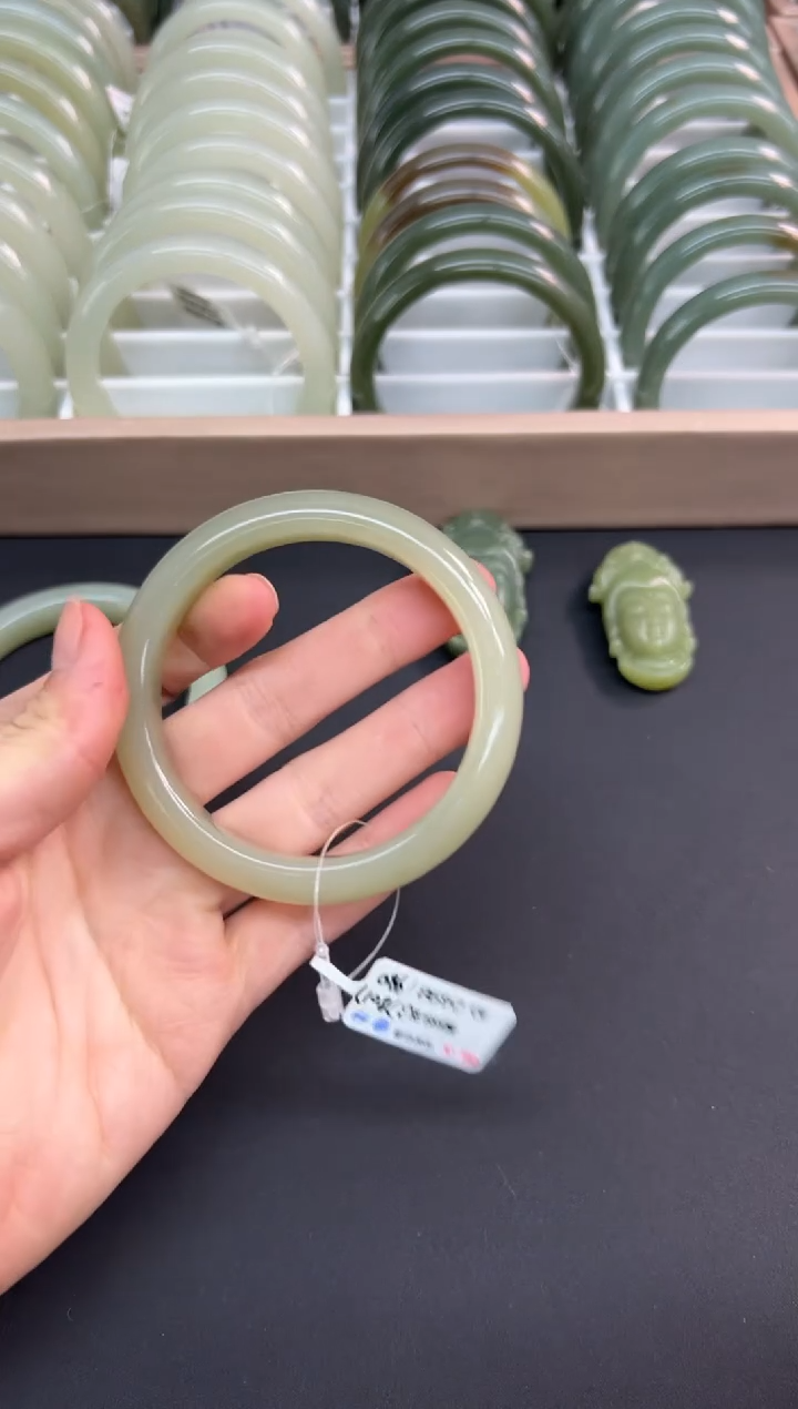 【闪购商品】和田玉手镯未镶嵌手镯