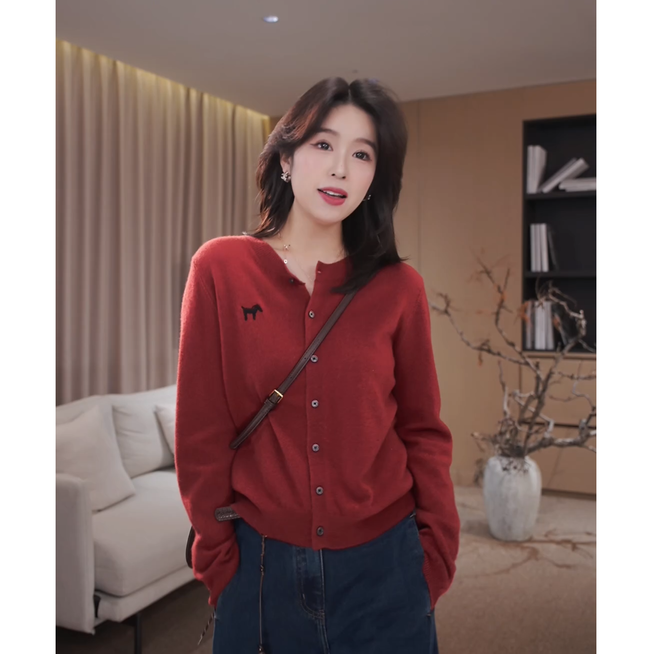 广州琴姐【秋日特调】时尚小标红色羊毛毛衣针织衫女秋冬新款9027