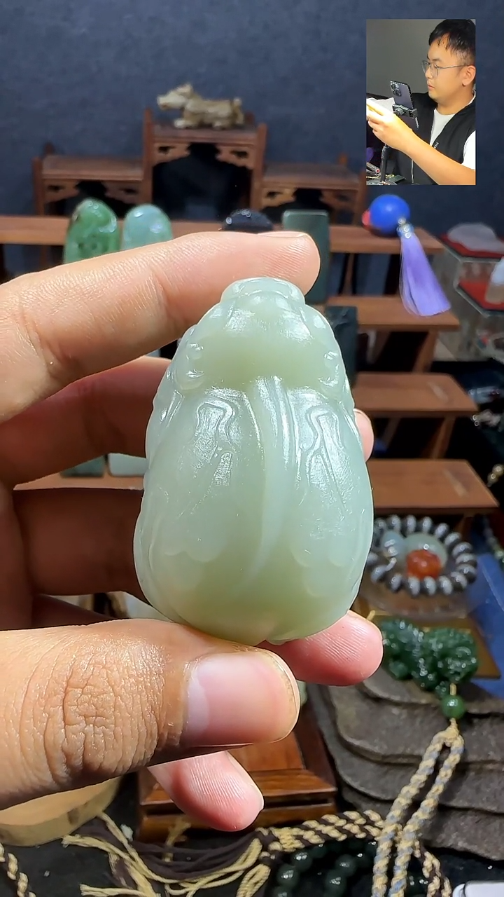 和田玉未镶嵌颈饰迪****?1