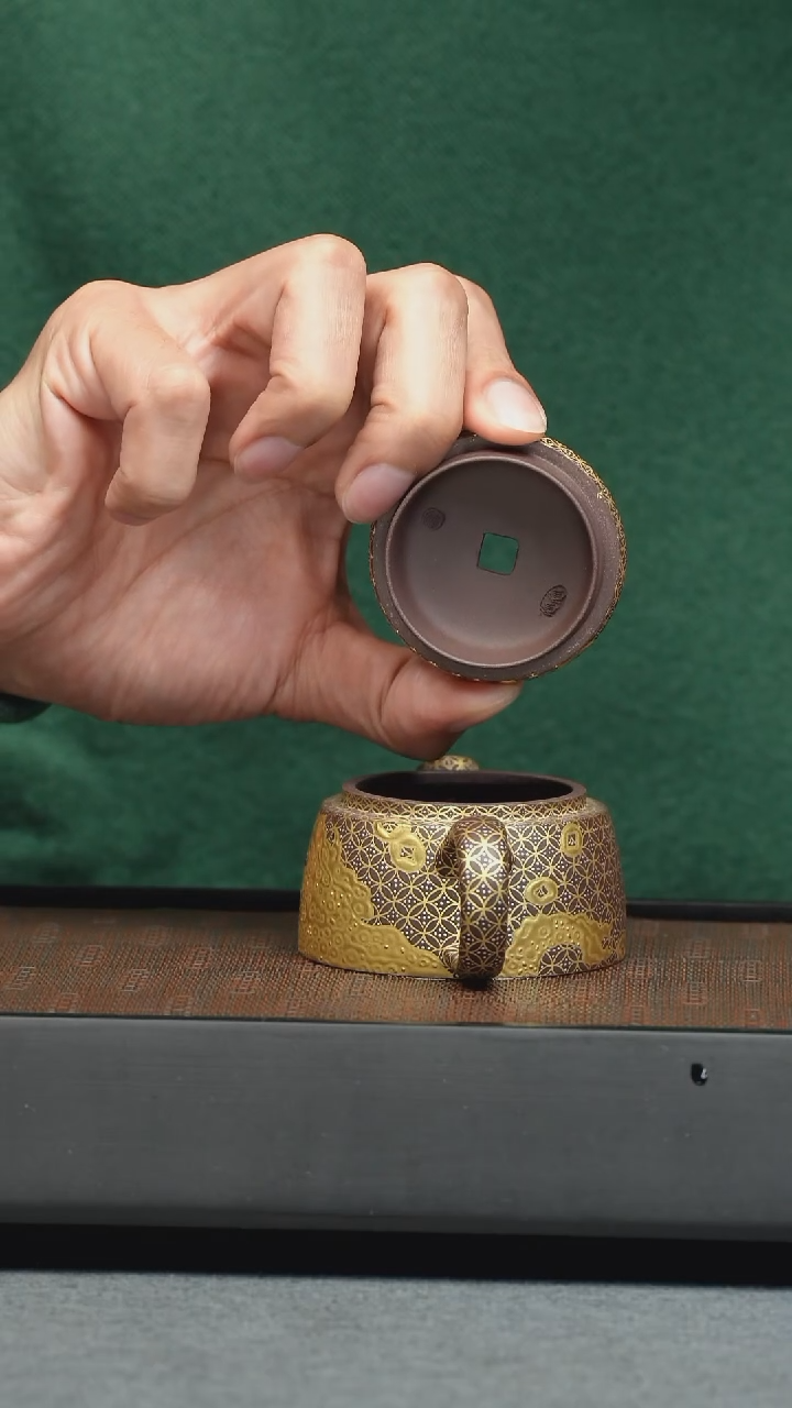 【闪购商品】紫砂茶壶五堂 狂飙大鱼-金蟾