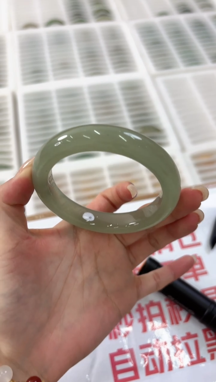 未镶嵌手镯石英质玉133-58D