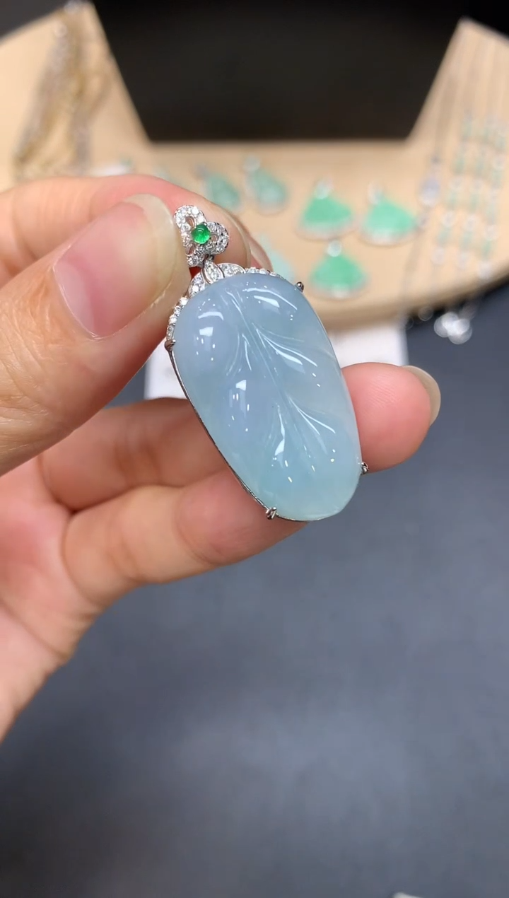【闪购商品】翡翠吊坠(不含链)银S925镶嵌叶子【多样性发其一】