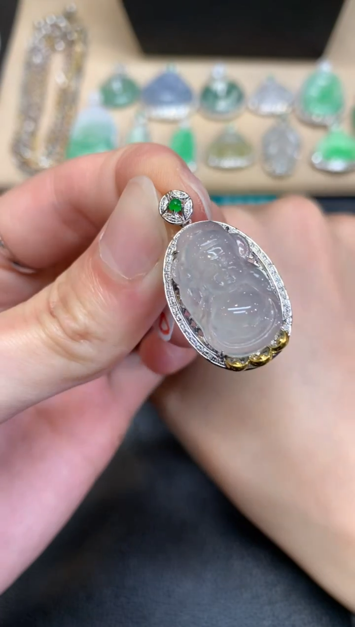 【闪购商品】翡翠颈饰18K金镶嵌财神爷【无服务费】