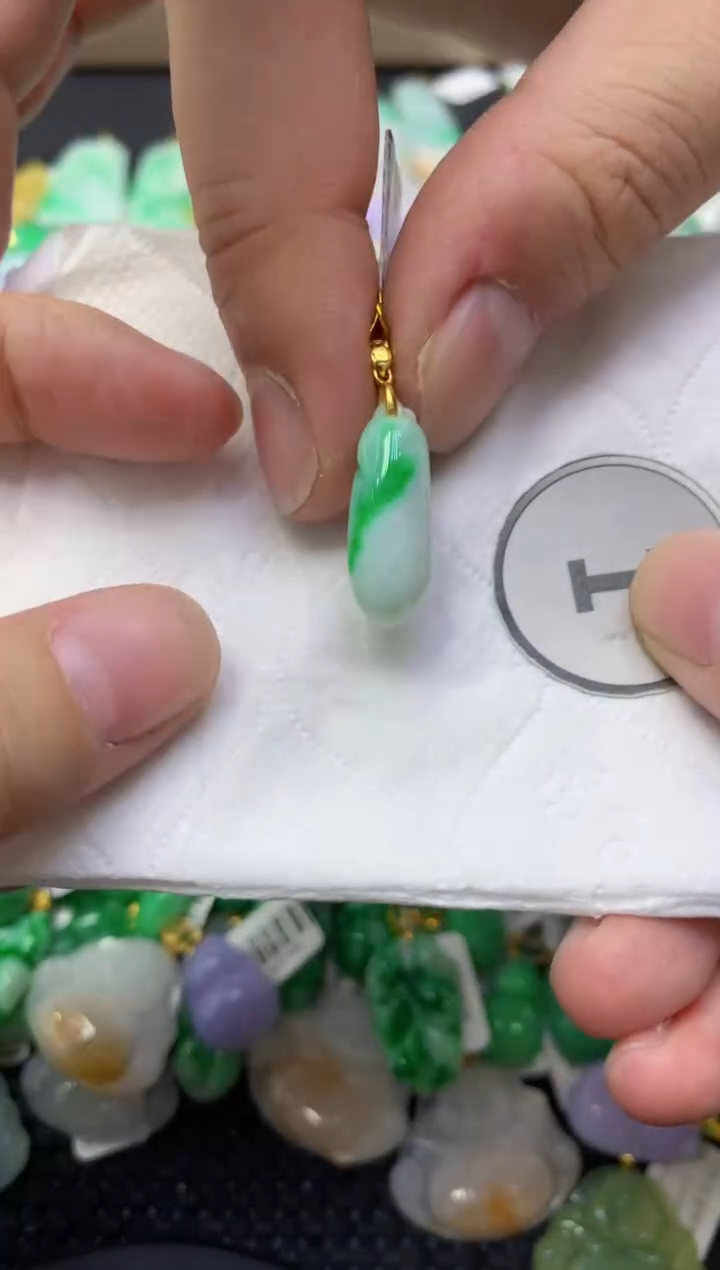 颈饰未镶嵌翡翠天然缅甸翡翠A货