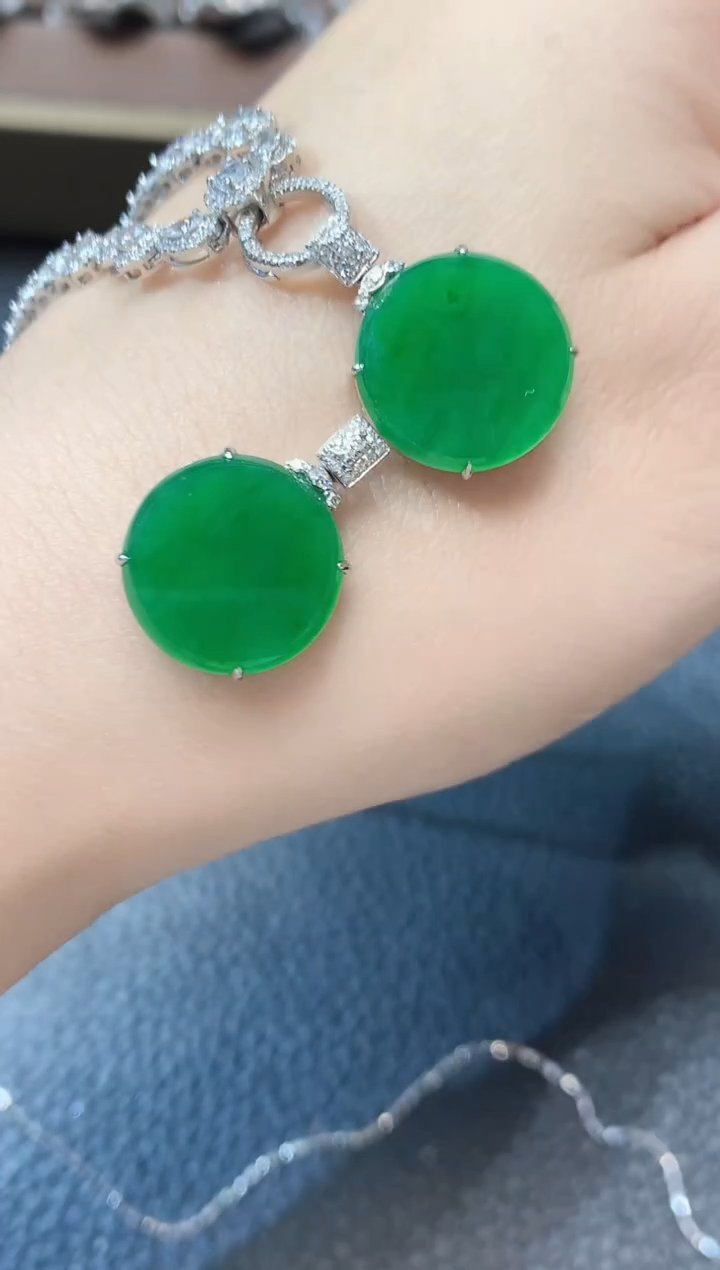 【闪购商品】翡翠吊坠(不含链)18K金镶嵌C69 多样性发货一件