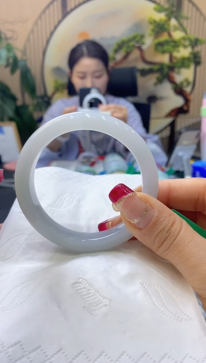 【闪购商品】翡翠手镯未镶嵌99908054