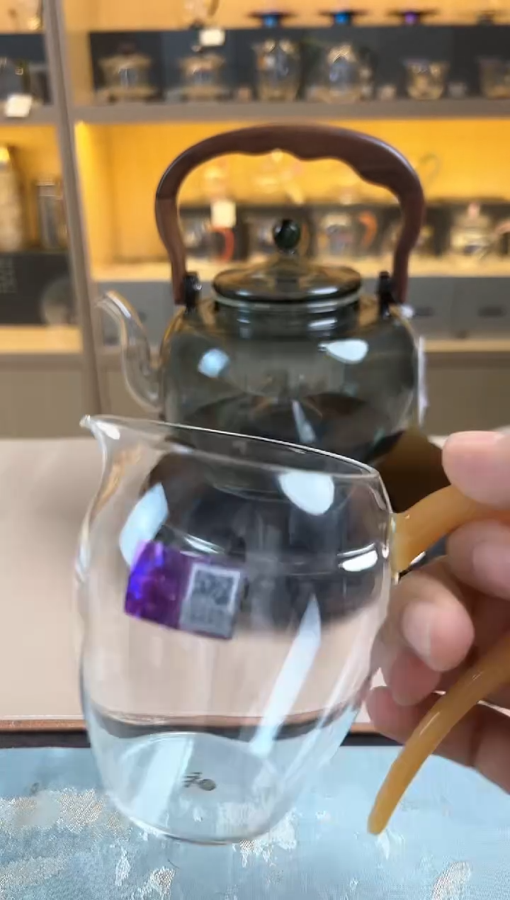 禾 器 怡 然 金 玉 ＋ 茶 漏