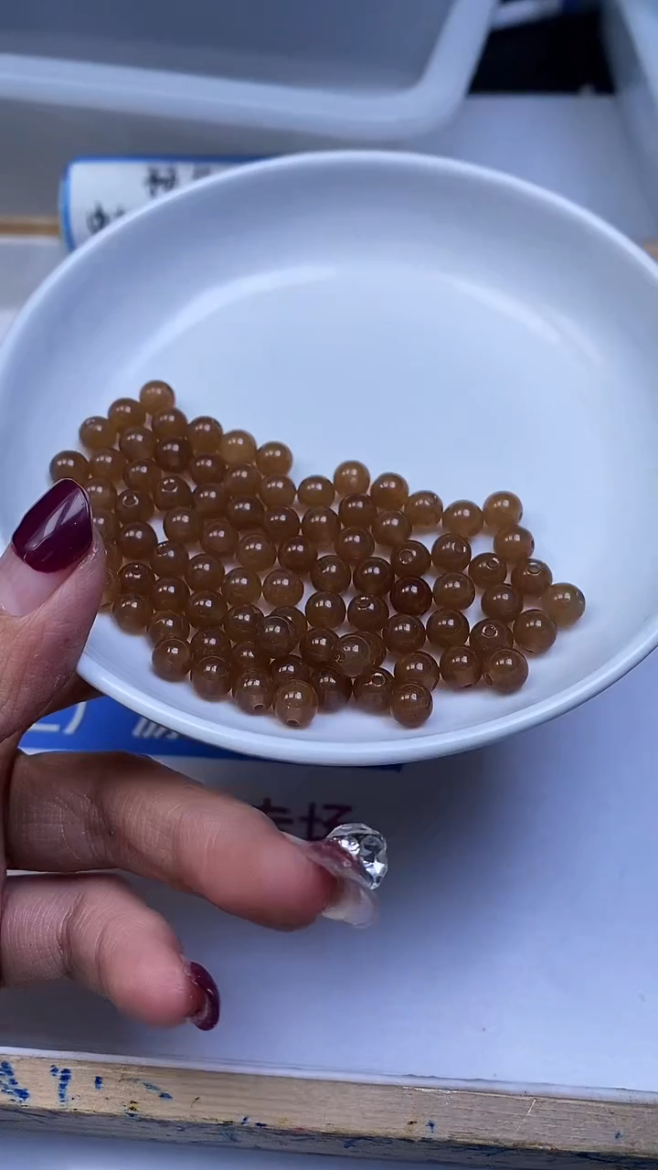 未镶嵌散珠石英质玉B1452 糖 玉6mm30颗5.8元