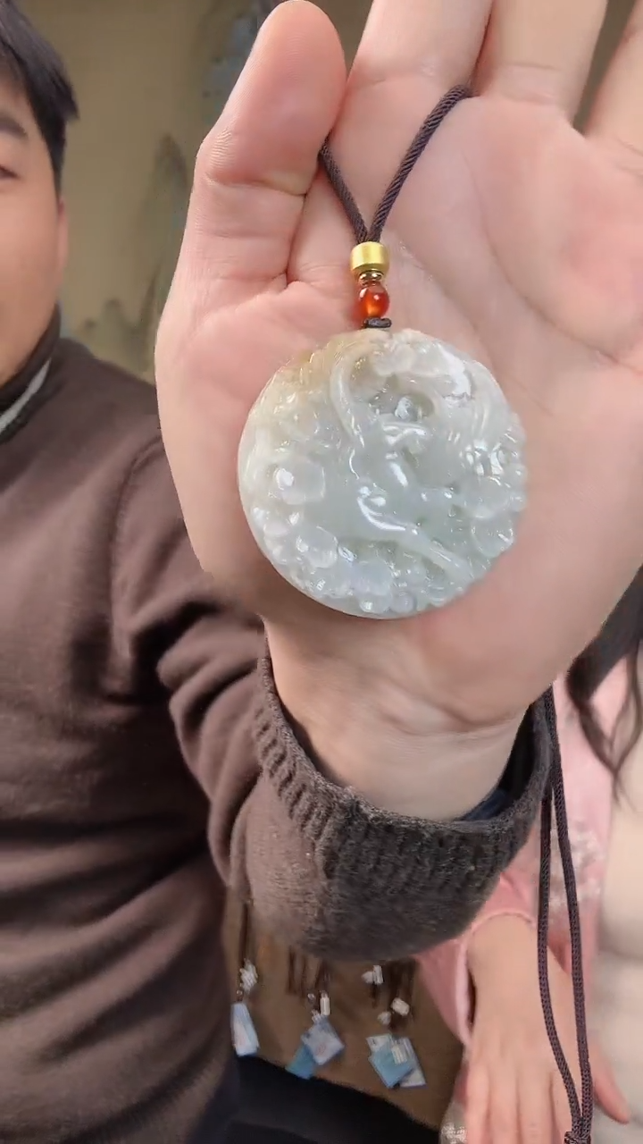 颈饰未镶嵌和田玉.