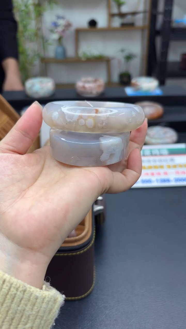 【闪购商品】石英质玉手镯未镶嵌C343(63圈赠送镯心)
