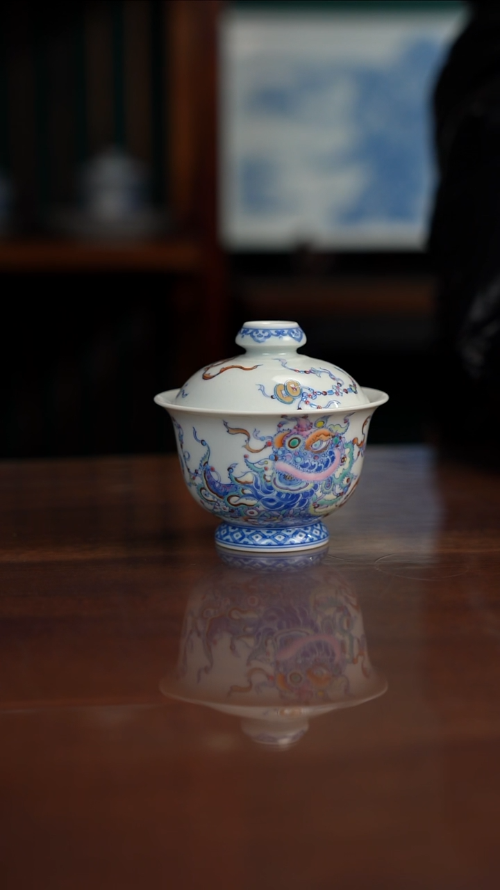 空山明月斗彩醒狮