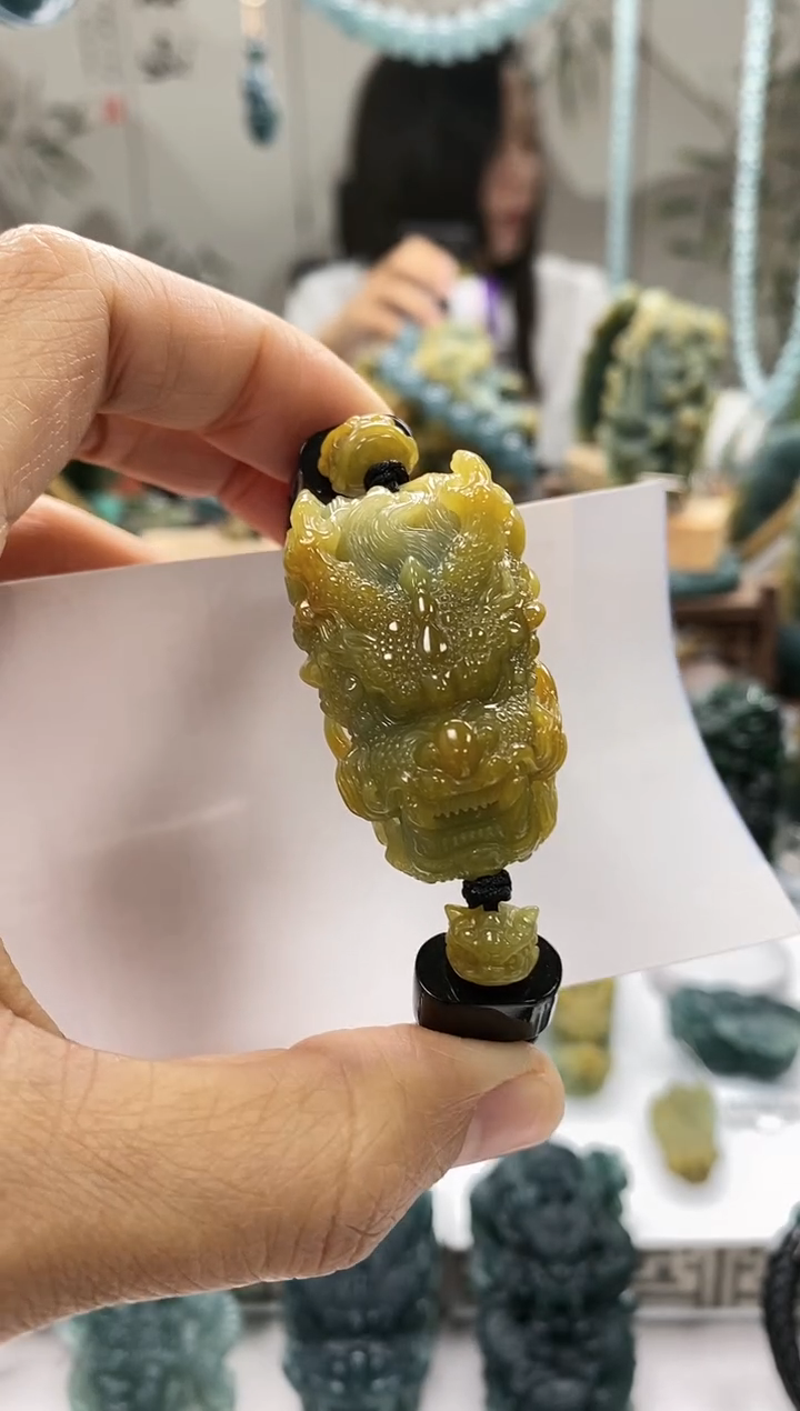 未镶嵌定制翡翠三**爷翡翠