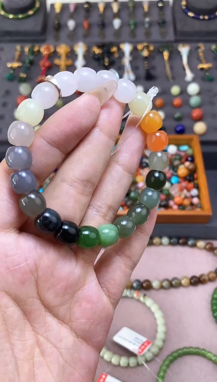 未镶嵌和田玉挂件10mm多宝极限弧手串