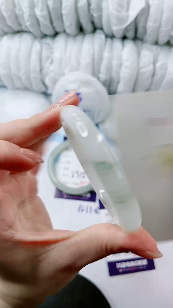 【闪购商品】石英质玉手镯未镶嵌多样性发货V313