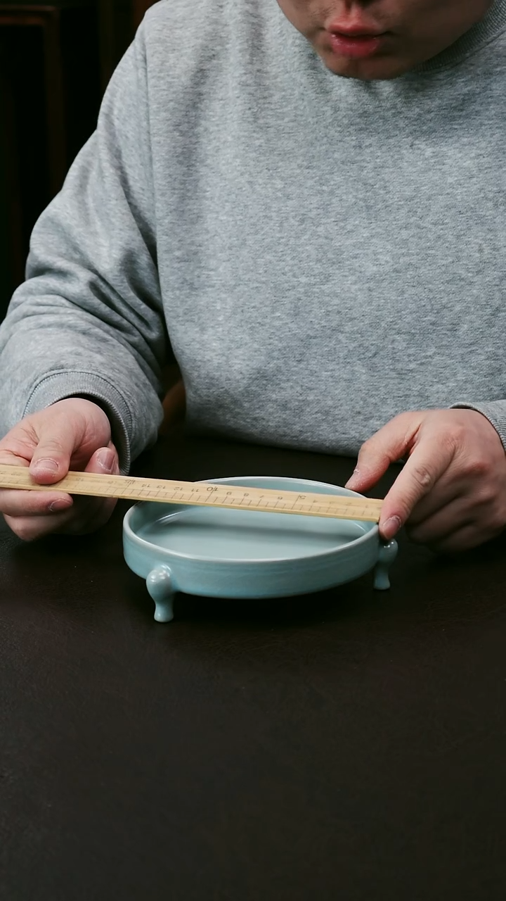 【闪购商品】其他汝官窑大号三足笔洗75