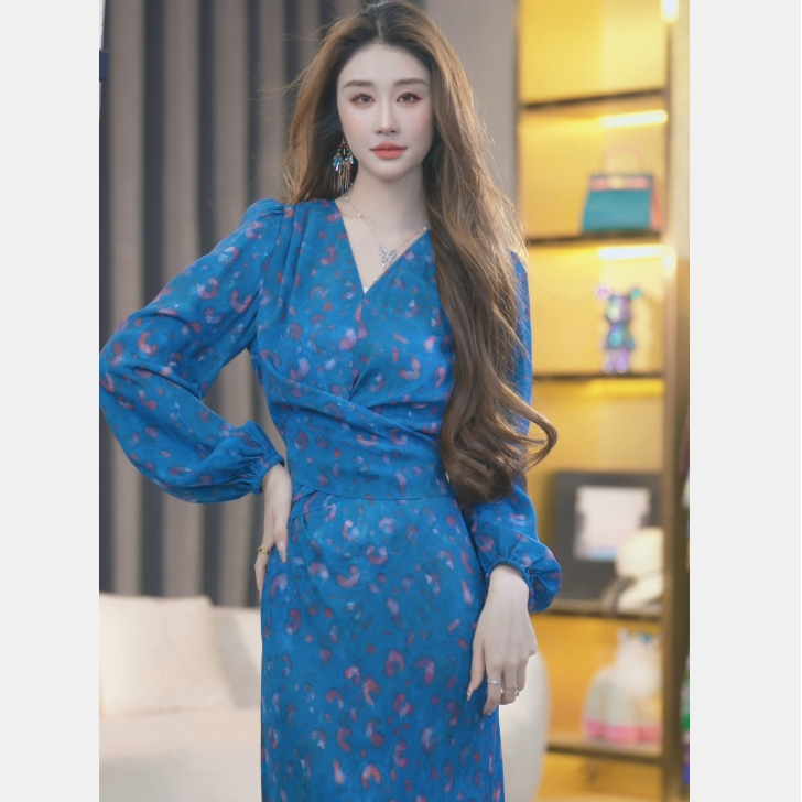 【媛媛女王】2025新款重磅桑蚕丝定位花夏季收腰显瘦连衣裙 241050