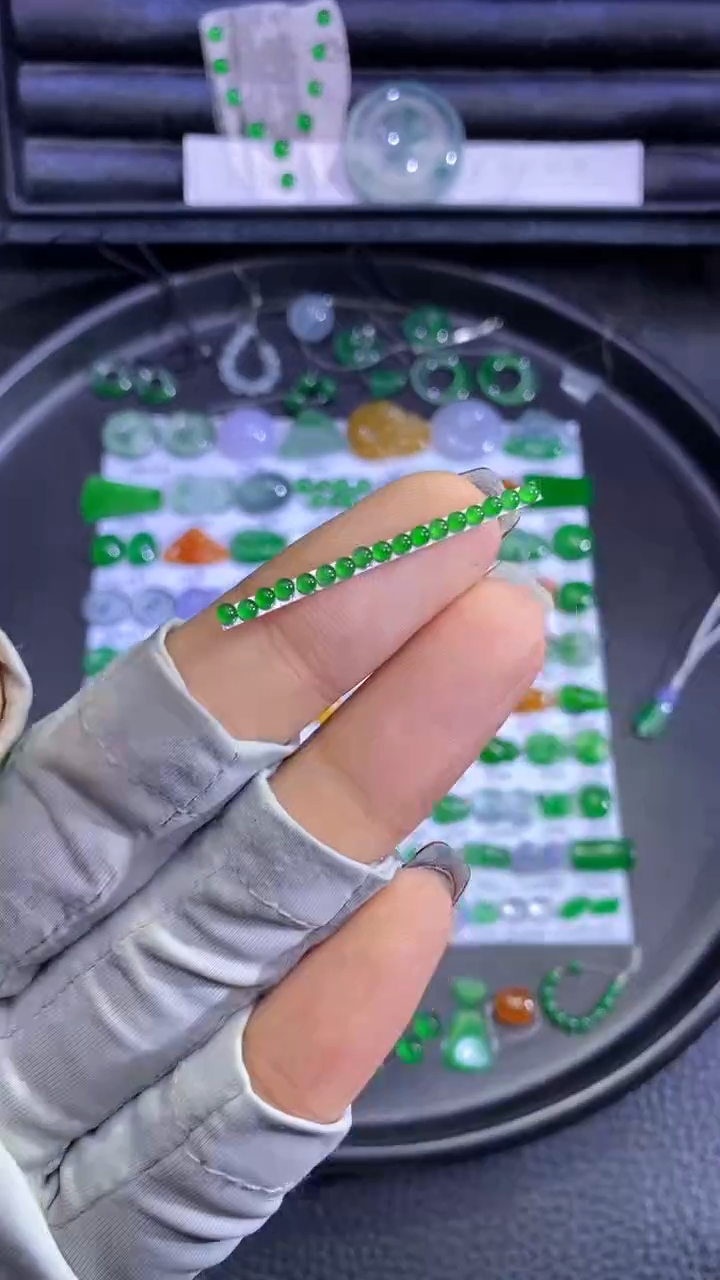 未镶嵌挂件翡翠蛋面