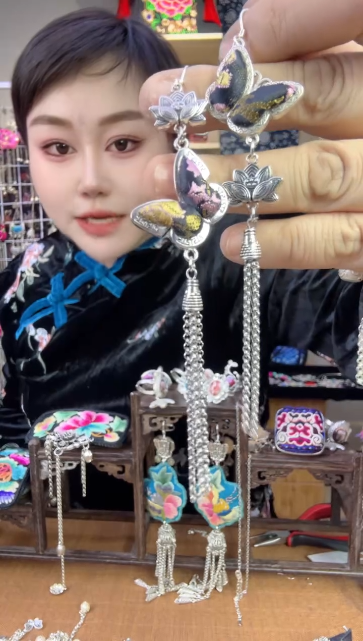 【闪购商品】刺绣纯手工苗绣非遗耳环