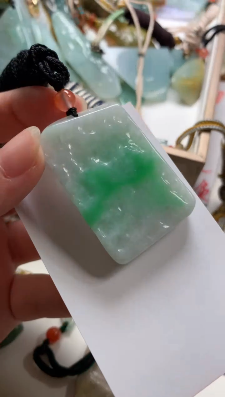 【闪购商品】翡翠颈饰未镶嵌吊坠