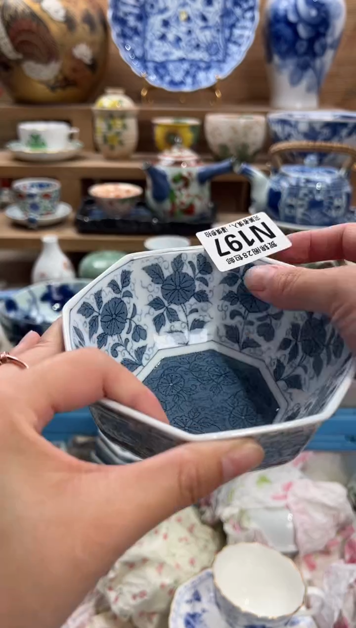 瓷片哈****塔     N197