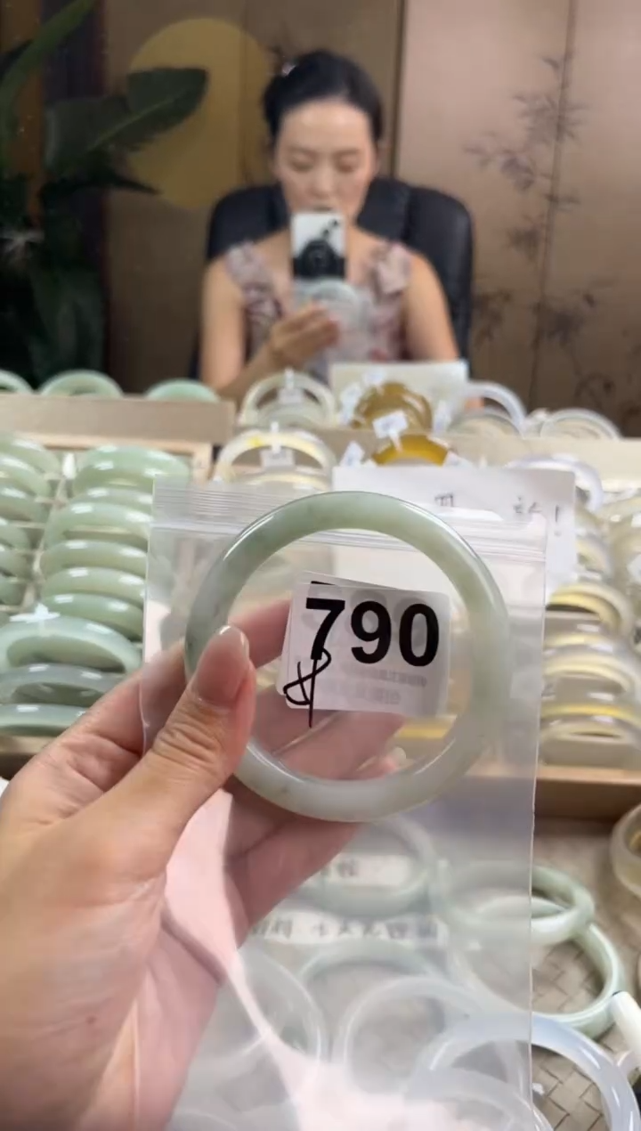 手镯玛瑙/玉髓未镶嵌天山翠默认微抠790