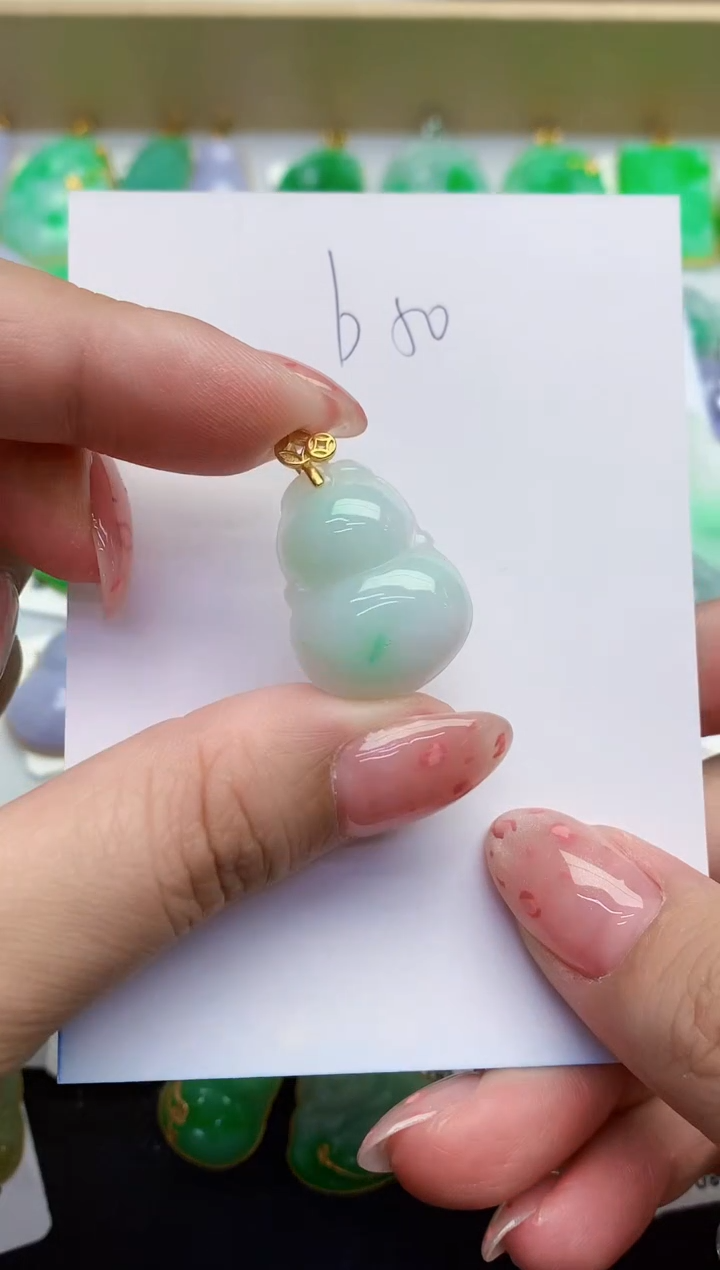 翡翠未镶嵌颈饰缅甸天然翡翠A货