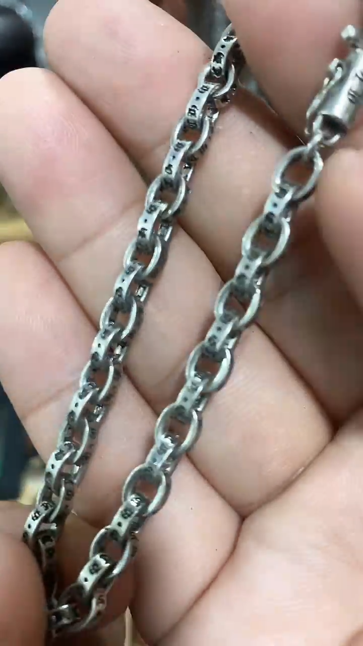 瓷片闪购商品  如图所示