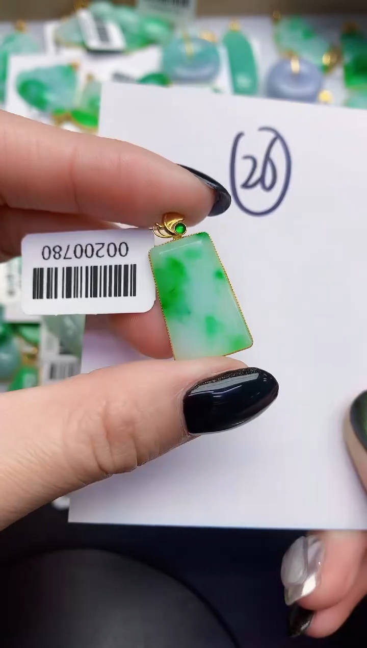 【闪购商品】翡翠颈饰18K金镶嵌00000000000