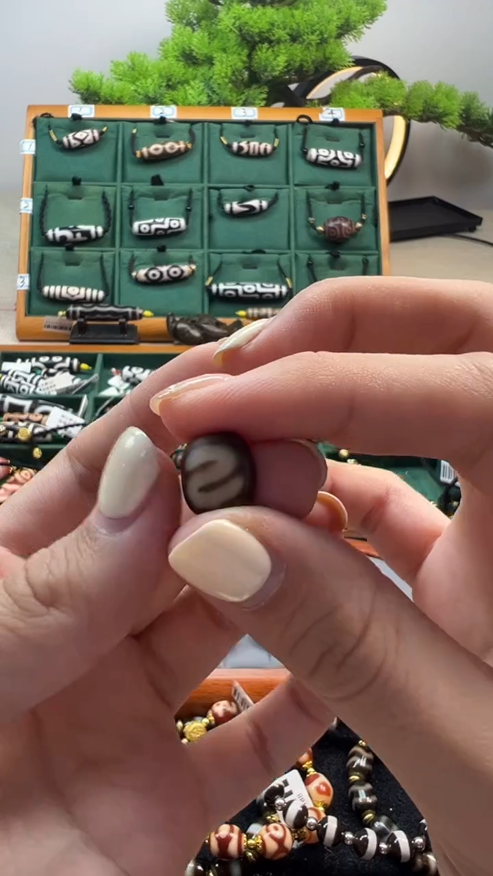 玛瑙/玉髓（覆膜）颈饰未镶嵌60（微瑕随机发货）