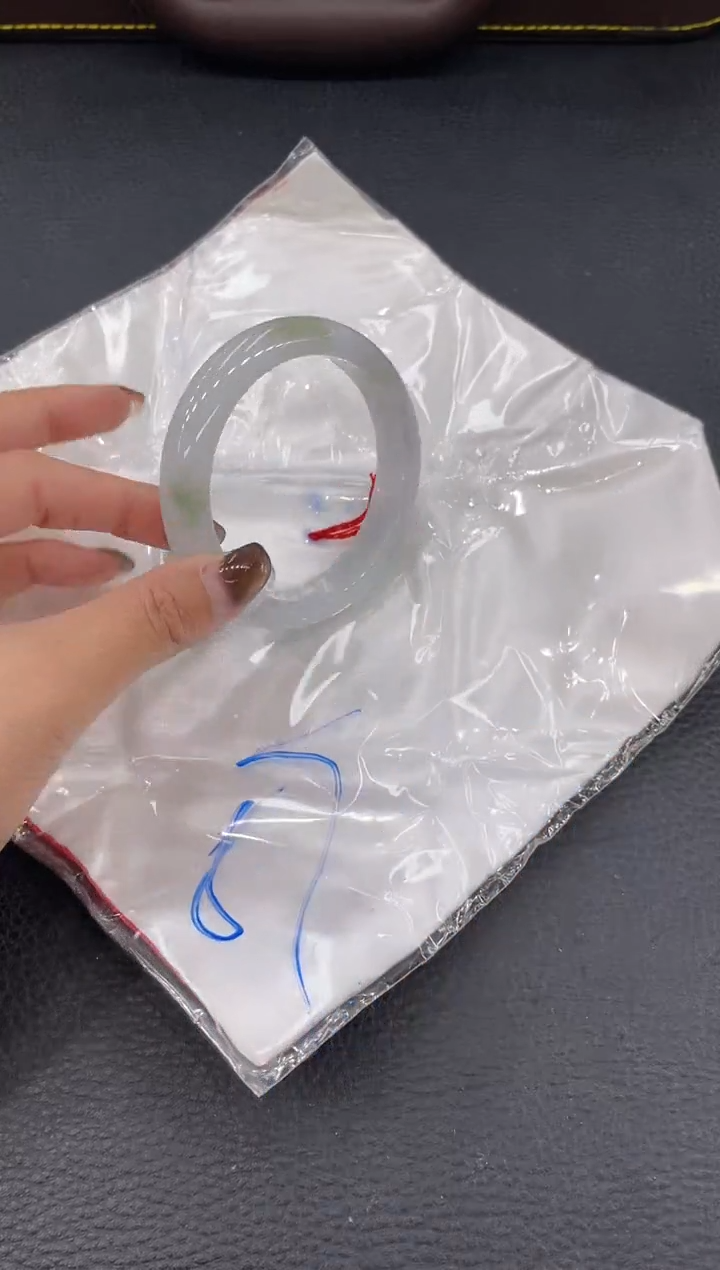 【闪购商品】翡翠手镯未镶嵌手镯