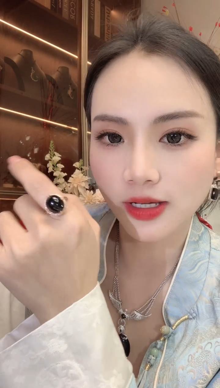 【闪购商品】翡翠戒指18K金镶嵌D10一件