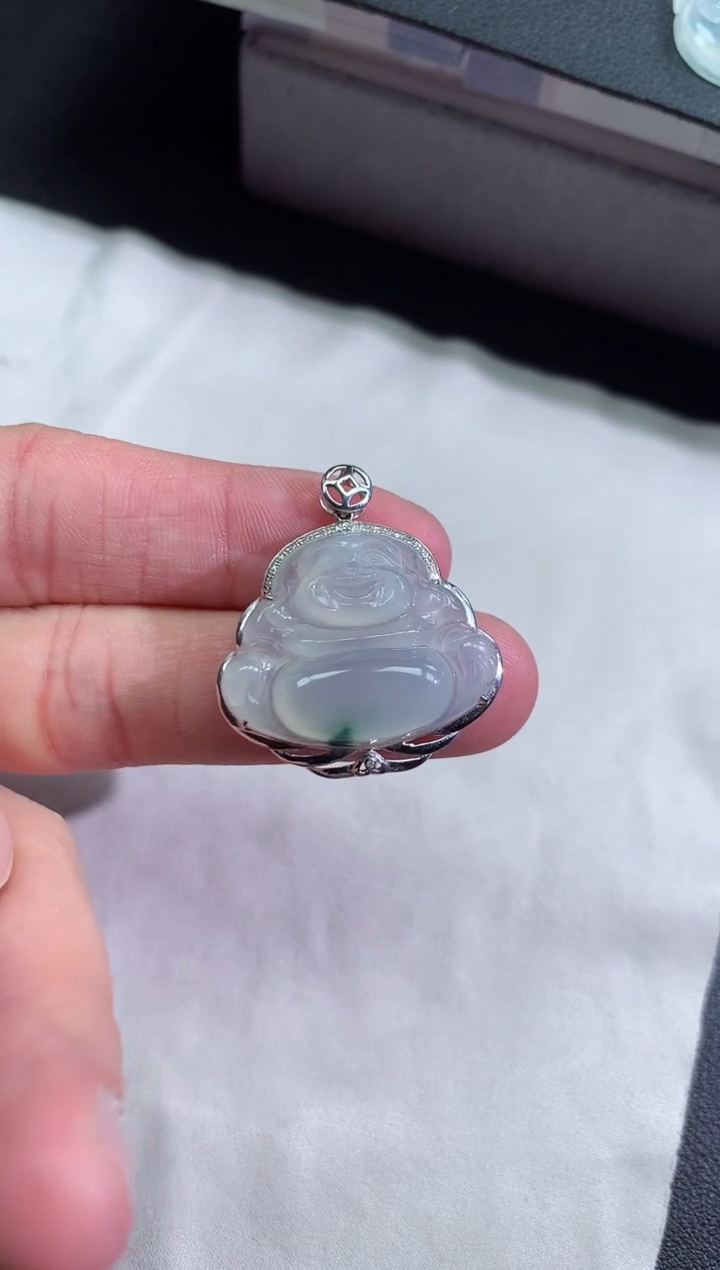 翡翠18K金镶嵌颈饰佛公