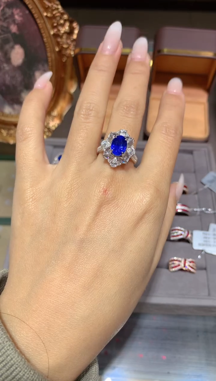 蓝宝石戒指18K金镶嵌3.1CT