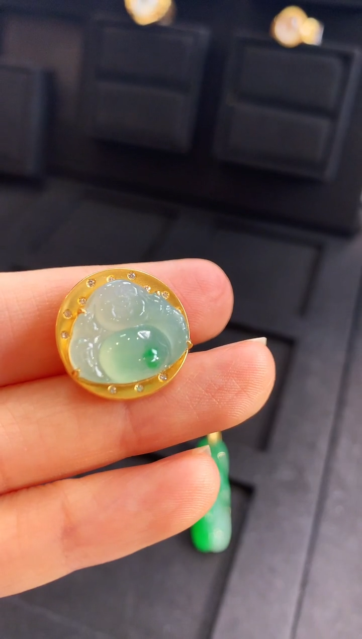 【闪购商品】翡翠吊坠(不含链)18K金镶嵌吊坠