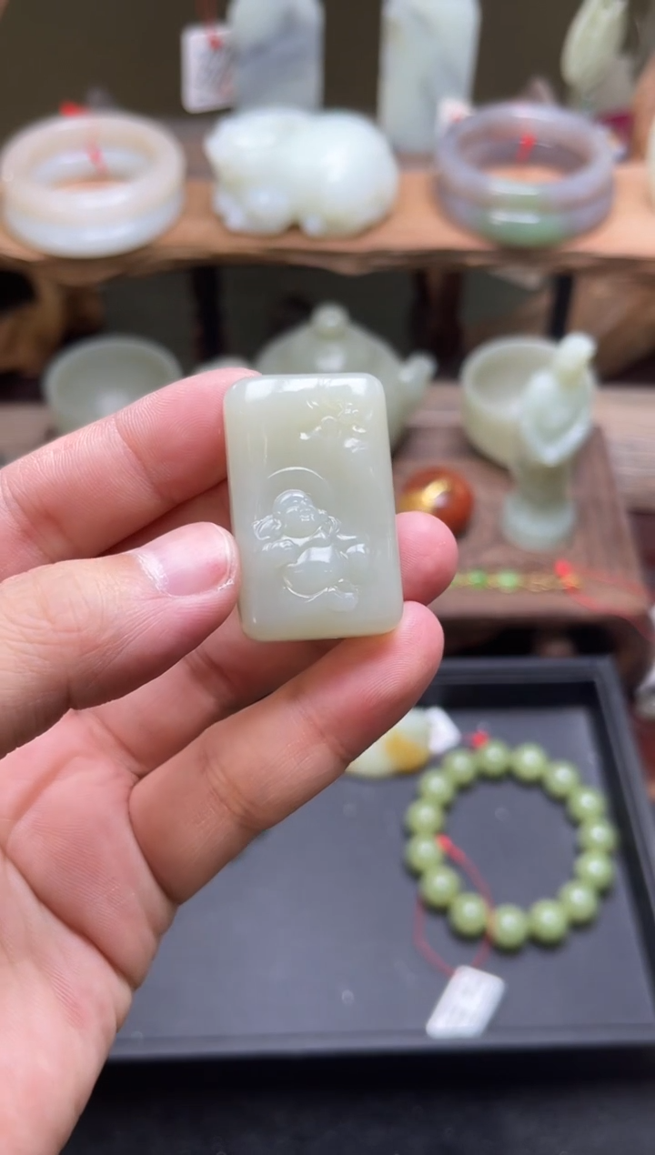 【闪购商品】和田玉未镶嵌吊坠且末青白 逍遥佛 